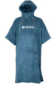 Manera-Poncho