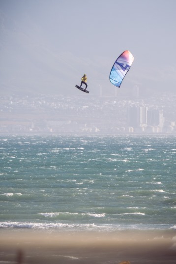 Harlem Kitesurfing-Force Kite