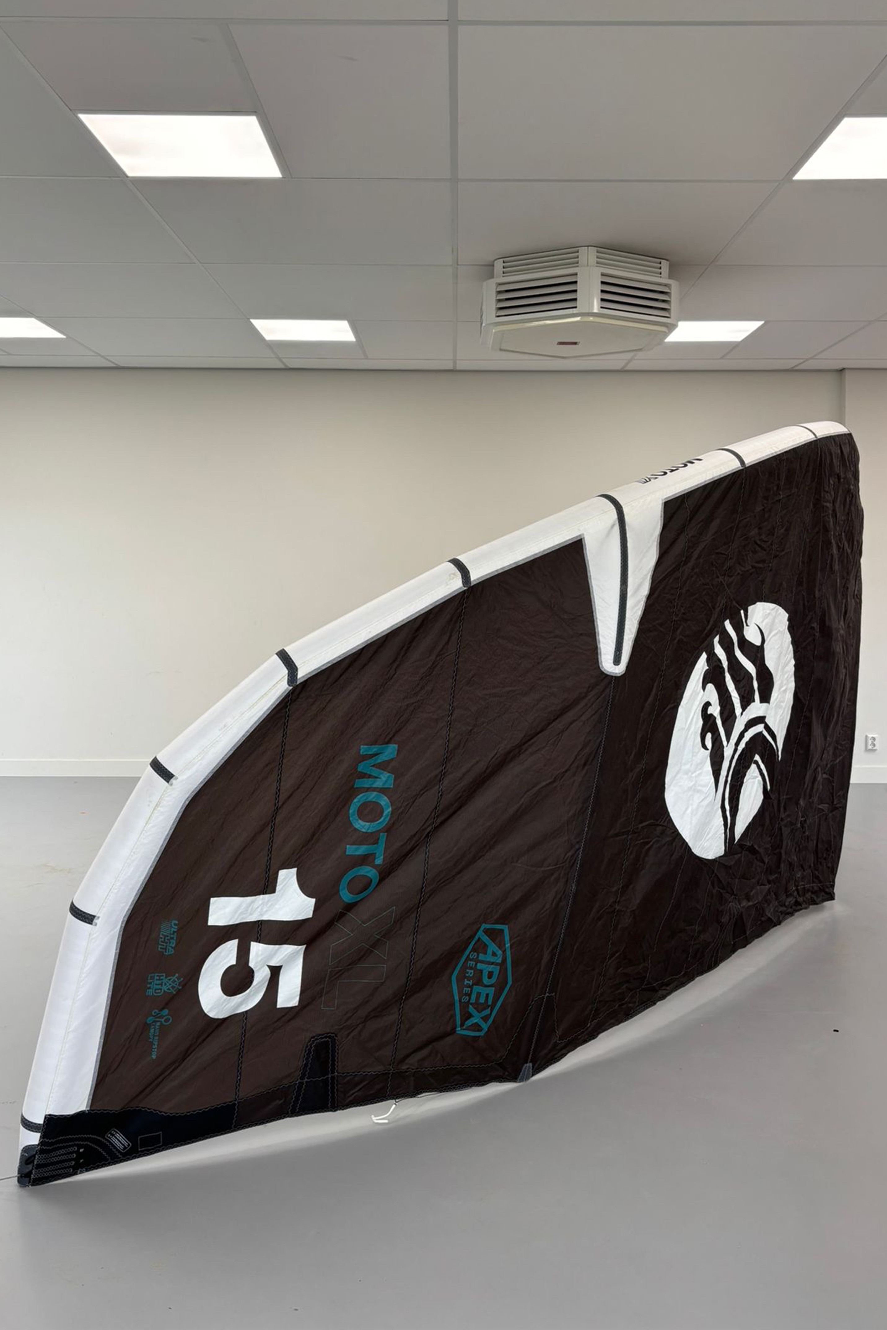 Cabrinha-Moto XL Apex 2024 Kite (DEMO)