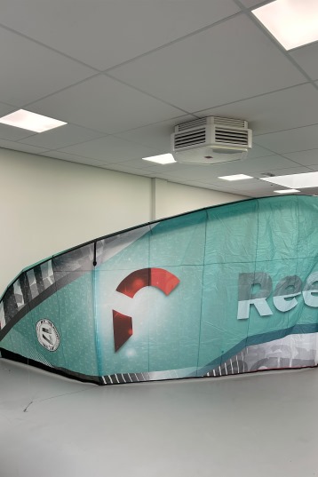 Reedin Kiteboarding-Whisper Model Kite (DEMO)