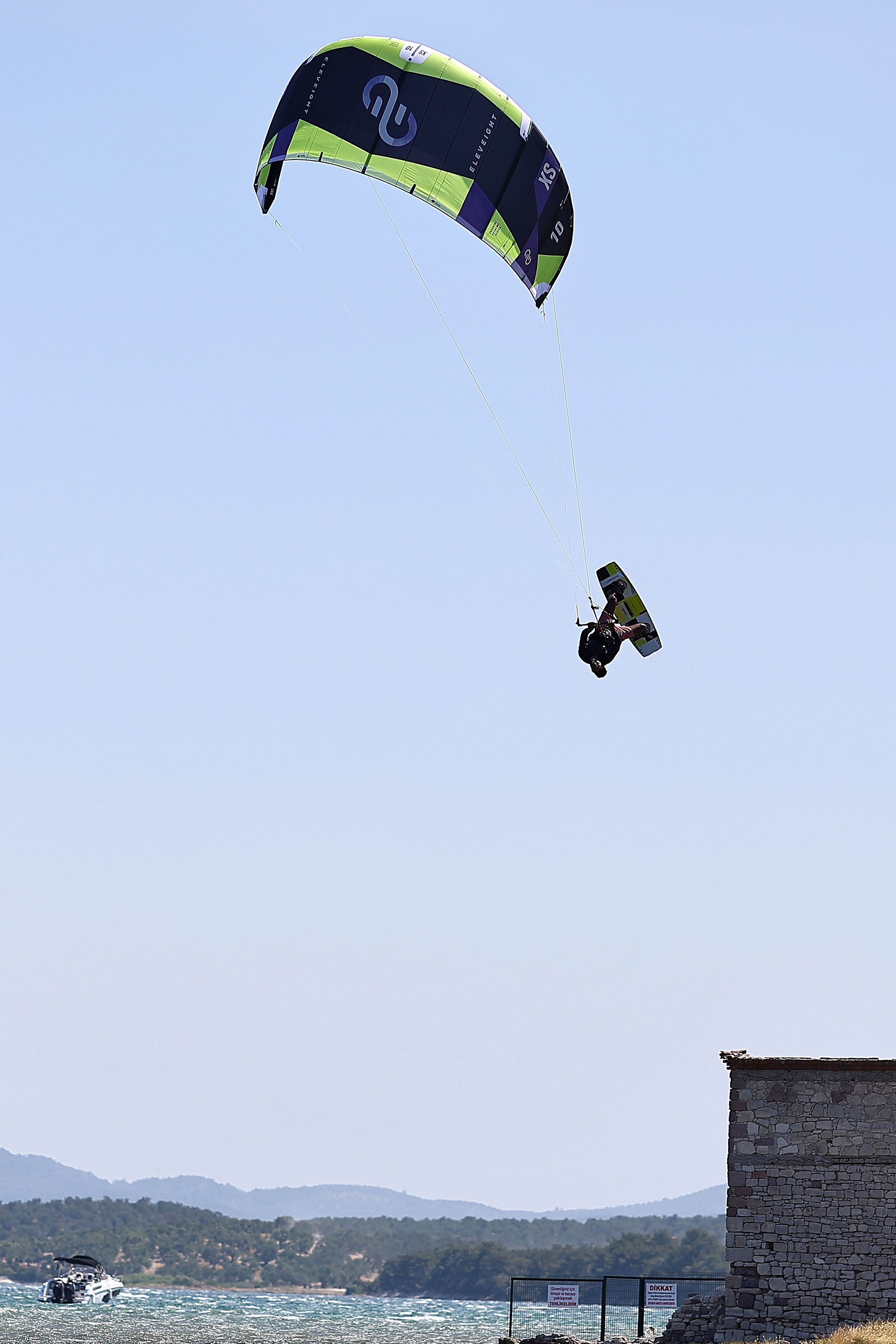 Eleveight-XS V6 Kite