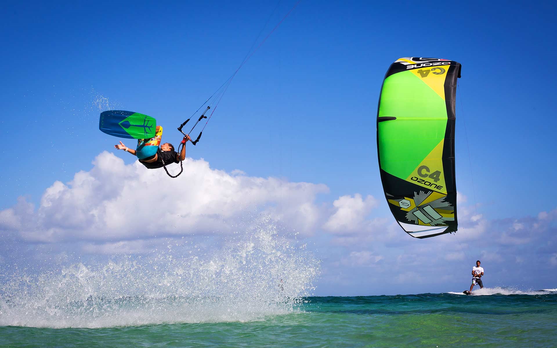 Buy Ozone Kites & Bars Online Kitemana!